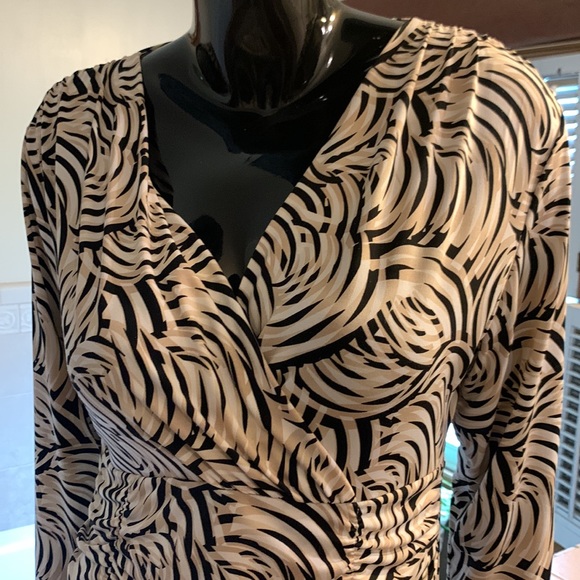 Nine & Co Dress - Picture 7 of 9